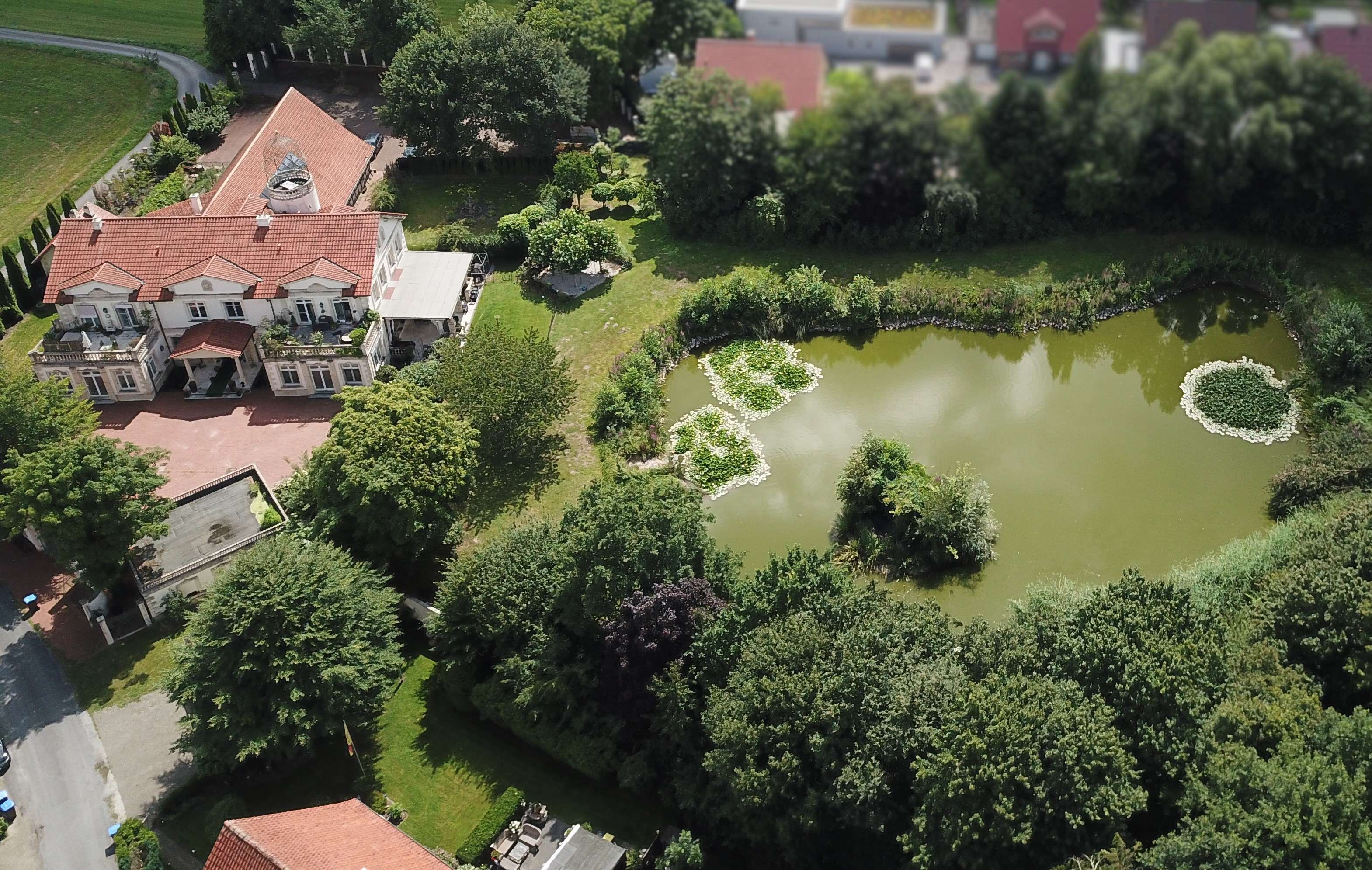 Melanie Kreimeyer präsentiert: Ein Herrenhaus, das Geschichte atmet, Gütersloh Kreis – Bild 1