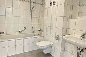 Befristet für 2 Jahre!!!--Dachgeschoss, 2 Balkone, Lift, EBK, TG--Nähe Messe – Graf- Lehndorff- Str 18, 81829 Trudering-Riem (Ortsteil), München – Vorschaubild 4