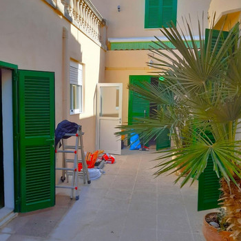 Haus mit Garage und privater Terrasse in Petra