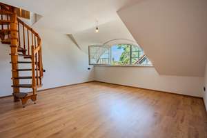 Großzügige 3-Zimmer-Maisonette-Wohnung mit ca. 120 m² in Zirndorf-Weiherhof - sofort bezugsfrei – Die vollständige Adresse der Immobilie erhältst du vom Anbieter., 90768 Oberfürberg, Eschenau, Fürth – Vorschaubild 3