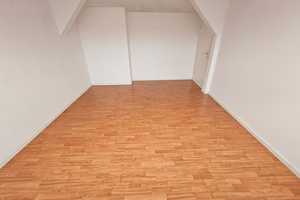Ansprechende 3 Zimmer im Dachgeschoss+Balkon+Loggia+Tageslichtbad mit mit Badewanne+Abstellraum ! – Schönebecker Str. 47, 39104 Magdeburg – Vorschaubild 3