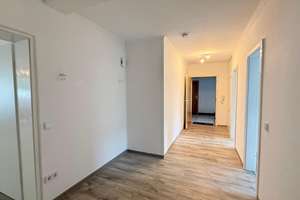 Helle 3-Zimmer-Wohnung in Hannover-Ahlem am Willy-Spahn-Park mit Balkon, Stellplatz, Hobbykeller – Wunstorfer Landstraße 71, 30453 Ahlem, Hannover – Vorschaubild 4