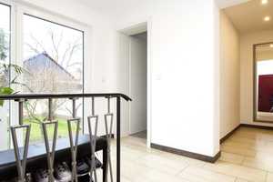 Modernisiertes Einfamilienhaus mit 2 Garagen in der Heimstättensiedlung – Darmstadt – Vorschaubild 13