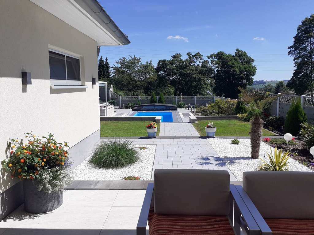 Immobilie in Augustusburg - Urlaubsflair im eigenen Heim! Traumimmobilie mit Pool und wunderschönem Garten! - Bild 0