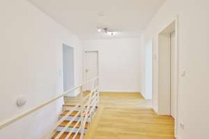 Seltene Gelegenheit am Hammerschmidtplatz – 171 m² Maisonette mit Garten und Büro – Die vollständige Adresse der Immobilie erhältst du vom Anbieter., 47798 Stadtmitte, Krefeld – Vorschaubild 16