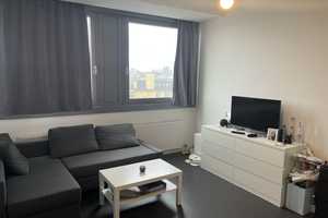 Stilvoll möblierte 1-Zimmer-Wohnung in Berlin Kreuzberg – Berlin – Vorschaubild 1