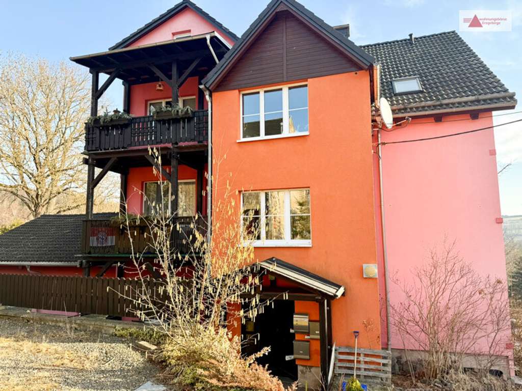 Immobilie in Pockau-Lengefeld - Pockau bei Zschopau: Saniertes Mehrfamilienhaus: 3 WE, voll vermietet, Balkone, Garage & Stellplätze - Bild 3