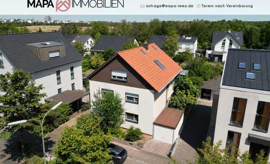 Dreifamilienhaus mit hohem Entwicklungspotenzial in Karlsruhe-Neureut