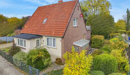 Bild von Gepfleges Wohnhaus mit Nebengebäude in zentraler Lage