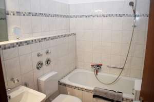Vermietete 2-Zimmer-Eigentumswohnung mit zwei
Terrassen, Garten und PKW-Stellplatz in Wellsee – Die vollständige Adresse der Immobilie erhältst du vom Anbieter., 24145 Wellsee, Kiel – Vorschaubild 8