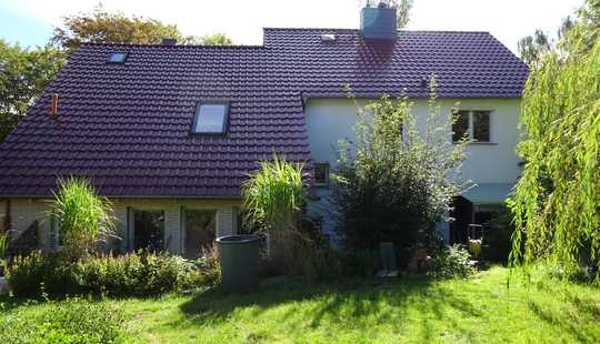 Bild von Einfamilienhaus mit großem Garten und Kamin **2 Eingänge möglich**