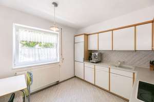 Modernisiertes Reihenmittelhaus mit zwei WE und ausgebautem Dachgeschoss – Die vollständige Adresse der Immobilie erhältst du vom Anbieter., 89079 Wiblingen, Ulm – Vorschaubild 6