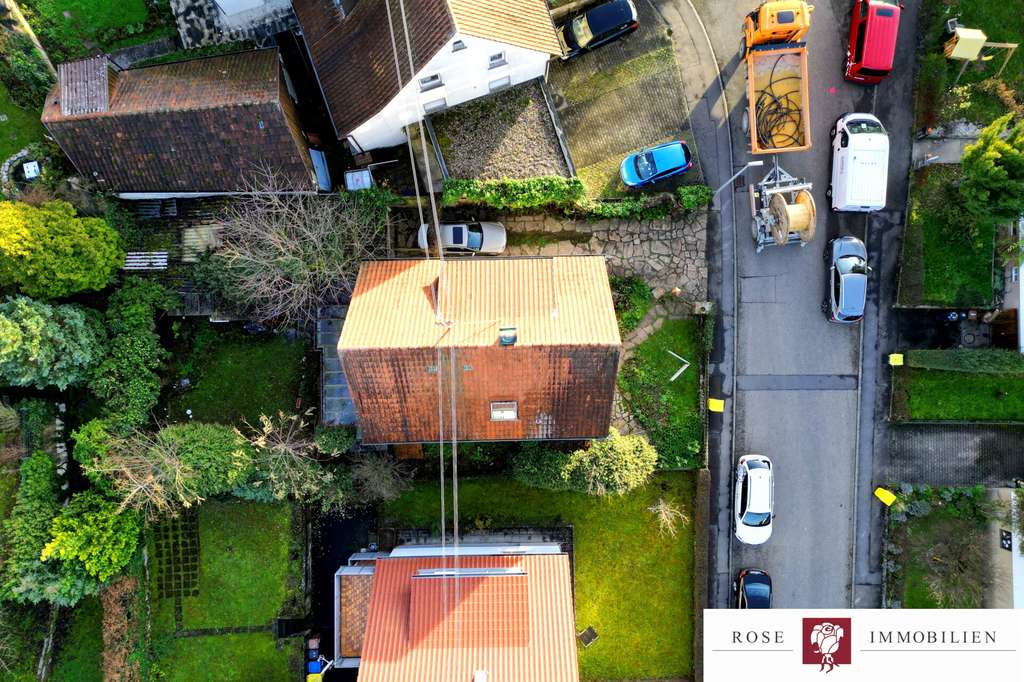 Immobilie in Schwaikheim - Kernsanierungsbedürftiges Einfamilienhaus mit Garage in toller Lage von Schwaikheim - Bild 3