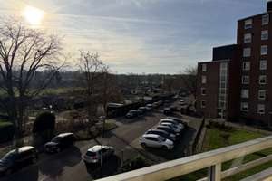VERMITTELT IN 6 WOCHEN - Schöne 2 Zimmer Wohnung mit Balkon und Aufzug in Lürrip, FAKTOR 15 – Die vollständige Adresse der Immobilie erhältst du vom Anbieter., 41065 Lürrip, Mönchengladbach – Vorschaubild 3