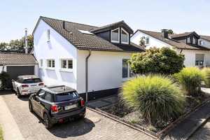 Freistehend und modern präsentiert sich dieses EFH auf rd. 124 m² mit Traumgarten in feinster Lage – Mettmann (Kreis) – Vorschaubild 2
