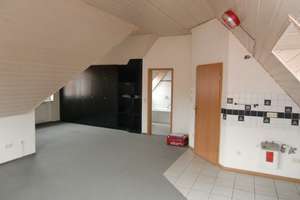 1 Zimmer DG Wohnung in Feudenheim, 46 qm, teilmöbliert – Die vollständige Adresse der Immobilie erhältst du vom Anbieter., 68259 Feudenheim, Mannheim – Vorschaubild 2