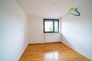 Lichtdurchflutete Vierzimmerwohnung in Innenstadtnähe mit Balkon – Die vollständige Adresse der Immobilie erhältst du vom Anbieter., 93055 Ostenviertel, Regensburg – Vorschaubild 2