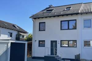 *Provisionsfrei* Kernsanierte Doppelhaushälfte mit großem Garten und Garage – Münchner Str. 19b, 82178 Puchheim – Vorschaubild 1