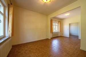 Charmantes Wohnhaus im Landhausstil mit zwei Garagen im Grünen – Die vollständige Adresse der Immobilie erhältst du vom Anbieter., 26129 Bloherfelde, Oldenburg (Oldenburg) – Vorschaubild 3