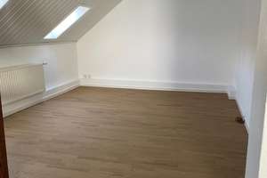 Prov frei – Frankfurt Heddernheim, Charmante 2-Zimmer Wohnung, 2. OG, frisch saniert