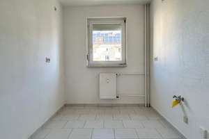 Ruhig gelegene 3-Raum Wohnung mit Balkon – Friedrich-Ludwig-Jahn-Straße 15, 39240 Calbe (Saale) – Vorschaubild 4
