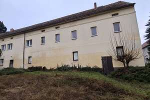 Wohnhaus in Markersdorf- drei Wohnungen im OG, Gewerberaum im EG – Die vollständige Adresse der Immobilie erhältst du vom Anbieter., 2829 Markersdorf – Vorschaubild 2