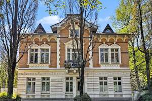 Lichtdurchflutete Dachgeschosswohnung in einer sanierten Denkmalschutzimmobilie in Farmsen-Berne – Die vollständige Adresse der Immobilie erhältst du vom Anbieter., 22159 Farmsen-Berne, Hamburg – Vorschaubild 1