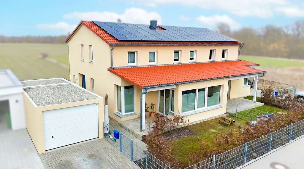 Immobilie in Pförring - Neubau-Feeling pur-mit einmaligen Blick ins Grüne | A+ | ELW - Bild 1