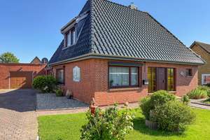Raum für Ideen – Einfamilienhaus mit 
Charme & Gestaltungsfreiheit – Die vollständige Adresse der Immobilie erhältst du vom Anbieter., 25832 Tönning – Vorschaubild 1