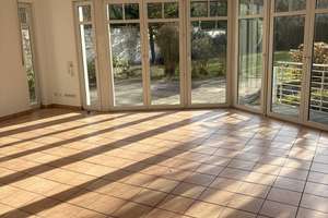 Helles, modernes Haus mit großem sonnigem Grundstück und Einliegerwohnung – Im Rapsfeld 42, 50933 Müngersdorf, Köln – Vorschaubild 3