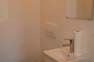 Elegante 3-Zimmer-Terrassenwohnung mit Balkon in Ingolstadt-Friedrichshofen – Frankenstraße 1, 85049 Friedrichshofen-Hollerstauden, Ingolstadt – Vorschaubild 7