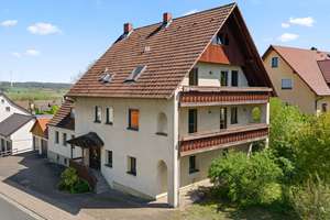 Raumwunder! Großzügiges Zweifamilienhaus mit Garten, Werkstatt und Doppelgarage in ruhiger Lage – Die vollständige Adresse der Immobilie erhältst du vom Anbieter., 95473 Creußen – Vorschaubild 6