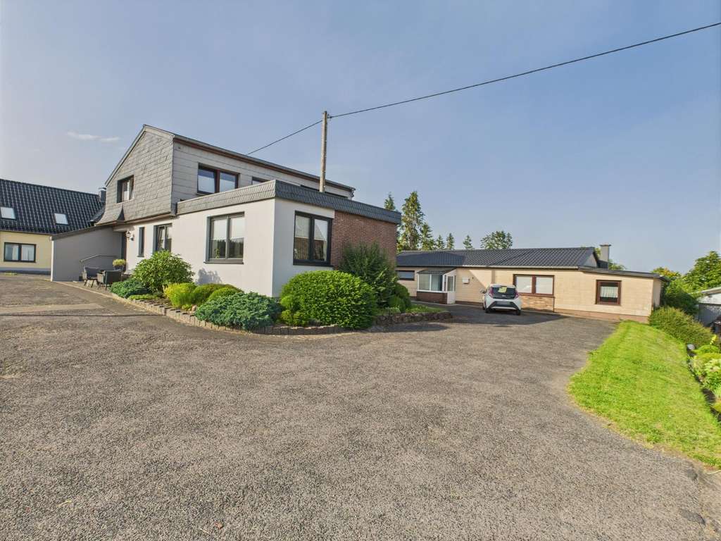 Immobilie in Hellenthal - Ihre Chance auf mehr: wohnen, vermieten oder Potenziale ausschöpfen - Bild 1