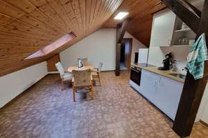 Gemütliche Dachgeschosswohnung – Die vollständige Adresse der Immobilie erhältst du vom Anbieter., 73434 Unterrombach-Hofherrnweiler, Aalen – Vorschaubild 1