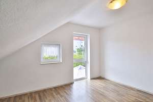 Ruhe genießen, bestens angebunden: Einfamilienhaus mit Einliegerwohnung und S-Bahn-Anschluss – Die vollständige Adresse der Immobilie erhältst du vom Anbieter., 75395 Ostelsheim – Vorschaubild 6