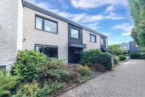 ++ FAMILIENGLÜCK IN PREMIUM-LAGE … Ruhiges RMH mit ca. 130 m² Wohnfläche  ++ GARTEN+GARAGE – Neuss (Rhein-Kreis) – Vorschaubild 1