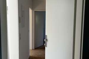 Helle 3-Zimmer-Wohnung mit neuem Bad & separatem Büro im Zweifamilienhaus