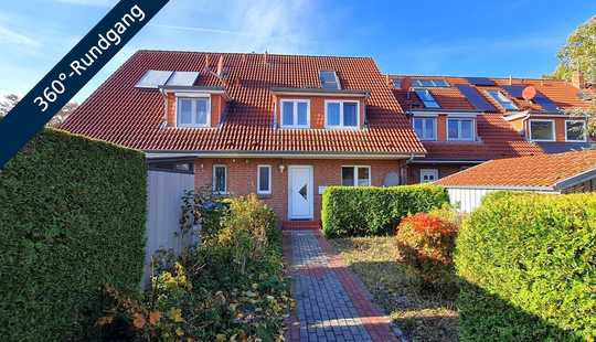Bild von Gepflegtes Reihenmittelhaus mit Heimkino, Whirlpoolwanne und Terrasse