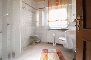 Neuer Preis! Zweifamilienhaus mit großem Garten für mehrere Generationen in Paderborn-Sennelager – Die vollständige Adresse der Immobilie erhältst du vom Anbieter., 33104 Schloß Neuhaus, Paderborn – Vorschaubild 16