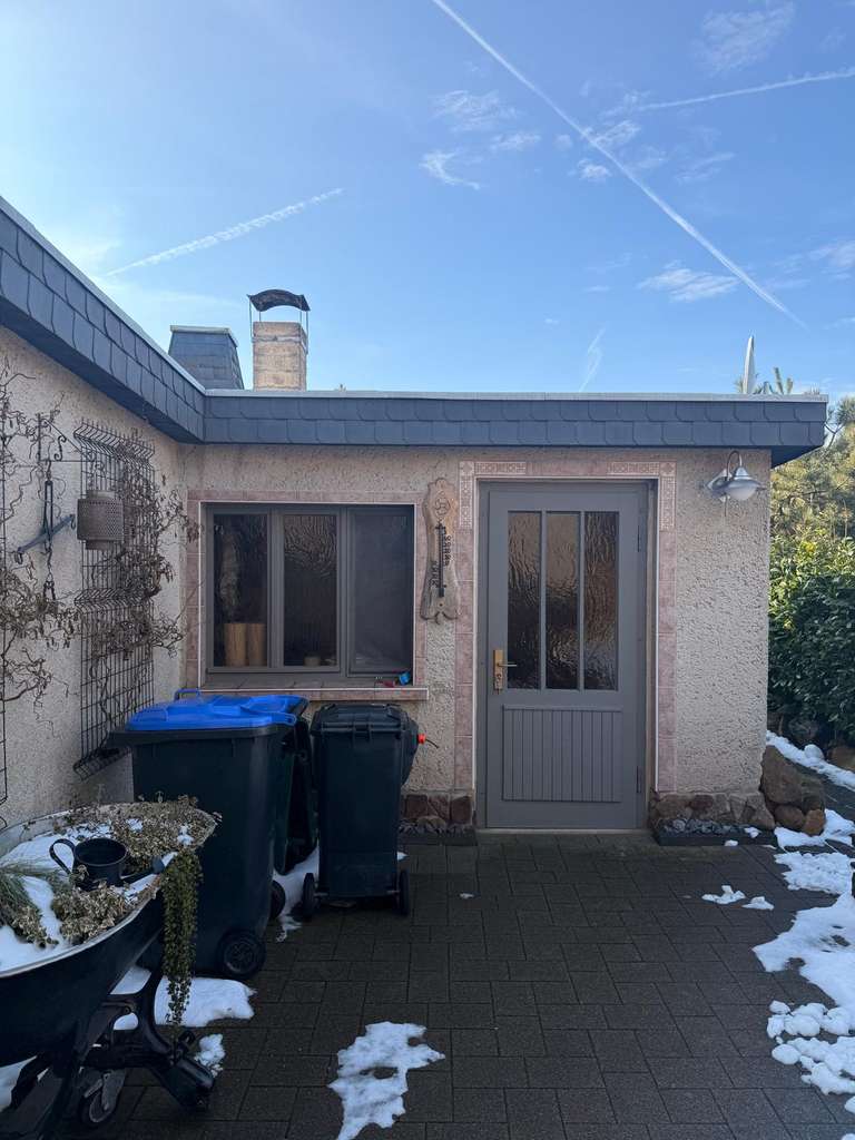 Immobilie in Hergisdorf - Familienfreundliches Zuhause mit Garten und vielseitigem Nebengebäude - Bild 3