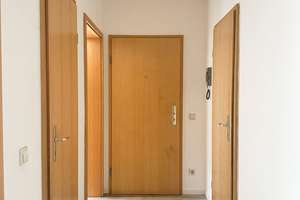 Frisch renovierte 3-Zimmerwohnung mit Balkon in beliebte Lage von Zwickau! – Trillerstraße 35, 8066 Gebiet Talstraße/Trillerberg, Zwickau – Vorschaubild 1