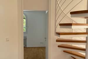  2,5 Zimmer Dachgeschoss Wohnung mit Dachterrasse in München-Solln (am Isar-Hochufer) – Heilmannstr. 31B, 81479 Thalkirchen, München – Vorschaubild 8