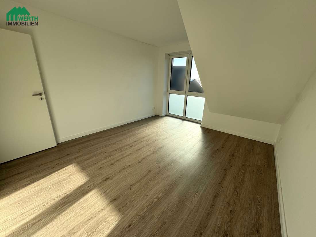 Immobilie in Beckdorf - Neuwertige KfW-55-Doppelhaushälfte mit Südgarten & Ausbaureserve in Beckdorf *** 360 Grad Rundgang * - Bild 10