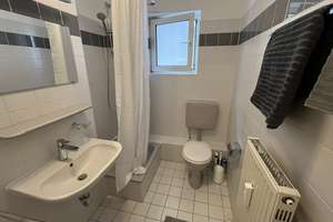 von privat: 1 modern möbliertes Zi-Business-Apartment mit TGS in Weststadt – Blücherstrasse 6, 76185 Weststadt, Karlsruhe – Vorschaubild 4