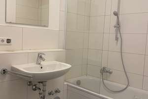 Neckarblick! Liebevoll sanierte Etagenwohnung mit tollem Neckarblick und zwei Balkonen! – Die vollständige Adresse der Immobilie erhältst du vom Anbieter., 68169 Neckarstadt-West, Mannheim – Vorschaubild 4