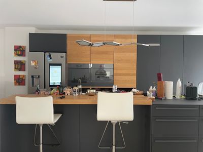 WOHNEN WIE IN EINER DHH – EXKLUSIVE 4 ZIMMER WOHNUNG MIT TERRASSE/BALKON/EBK/KLIMA IN ZENTRALER & RU