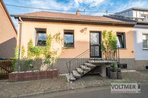 KLEIN ABER FEIN - angebautes Einfamilienhaus mit Stellplatz und schönem Garten! – Die vollständige Adresse der Immobilie erhältst du vom Anbieter., 66578 Schiffweiler – Vorschaubild 2