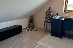Schöne 3-Zimmer-DG-Wohnung mit Balkon inkl Garage, Einzug 1.11.2026 (nach Absprache früher) – Die vollständige Adresse der Immobilie erhältst du vom Anbieter., 86690 Mertingen – Vorschaubild 9
