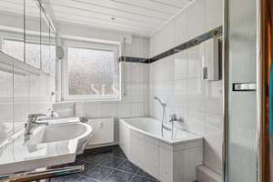 Wohnkomfort wie im eigenen Haus – 155 m² Erdgeschosswohnung mit, Terrasse und Doppelgarage – Die vollständige Adresse der Immobilie erhältst du vom Anbieter., 46282 Dorsten – Vorschaubild 13