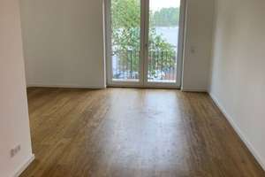 Einziehen und Wohlfühlen - Balkon und Einbauküche – Holsteiner Chaussee 193, 22457 Schnelsen, Hamburg – Vorschaubild 1